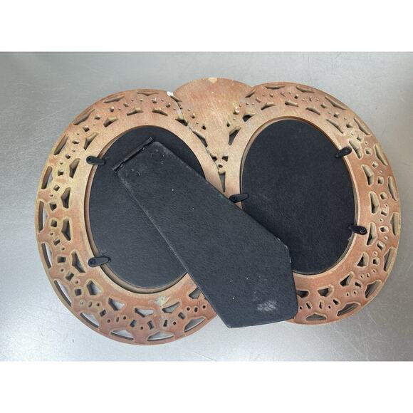 Vintage Oval Photo Standing Picture Frame Convex Bubble Glass Carved Wood - Picture 3 of 6